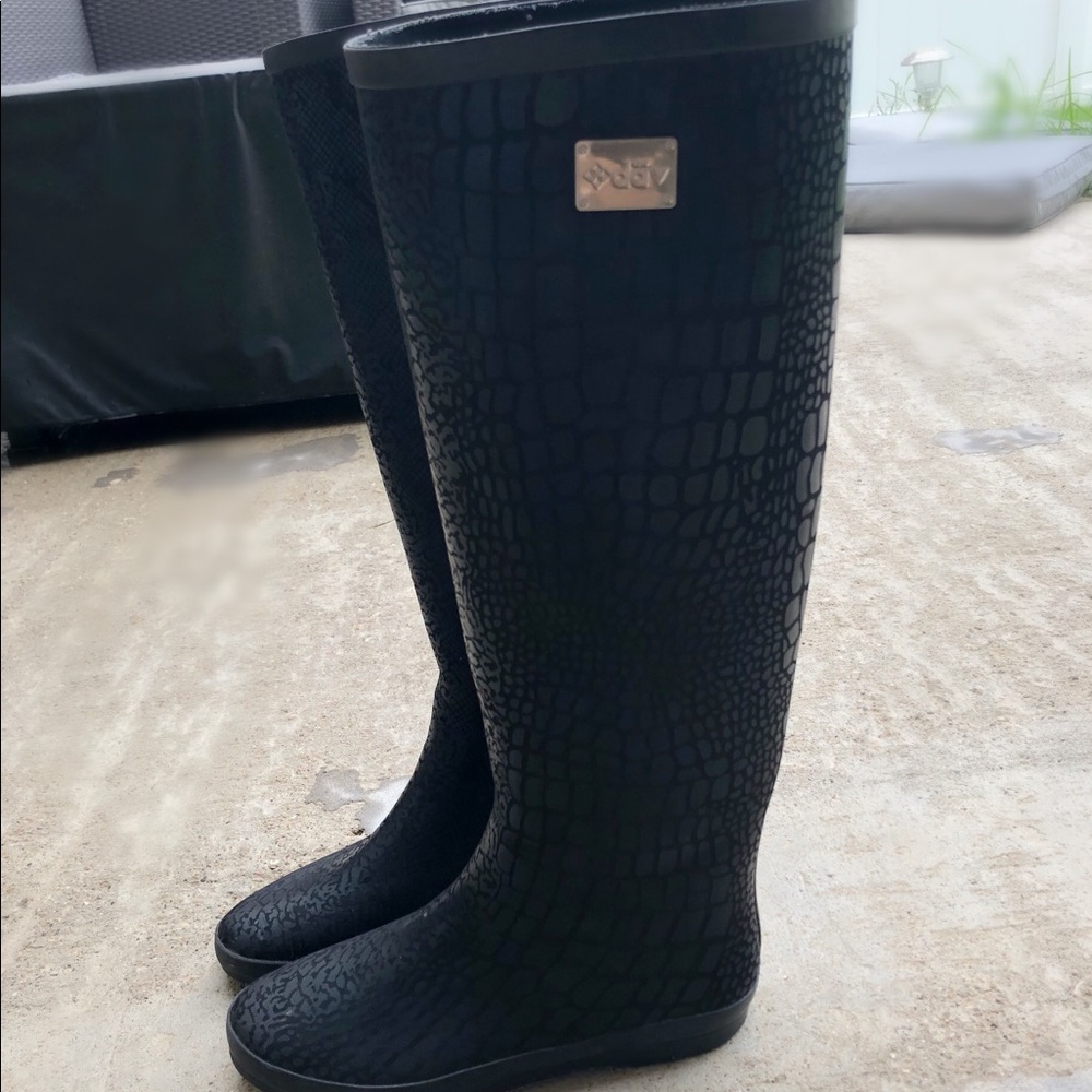 Black beautiful Rain Boots
